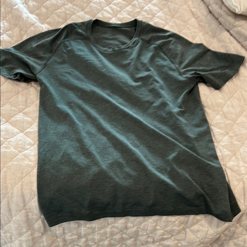 Men's M Lululemon Metal Vent Tech Green Shirt